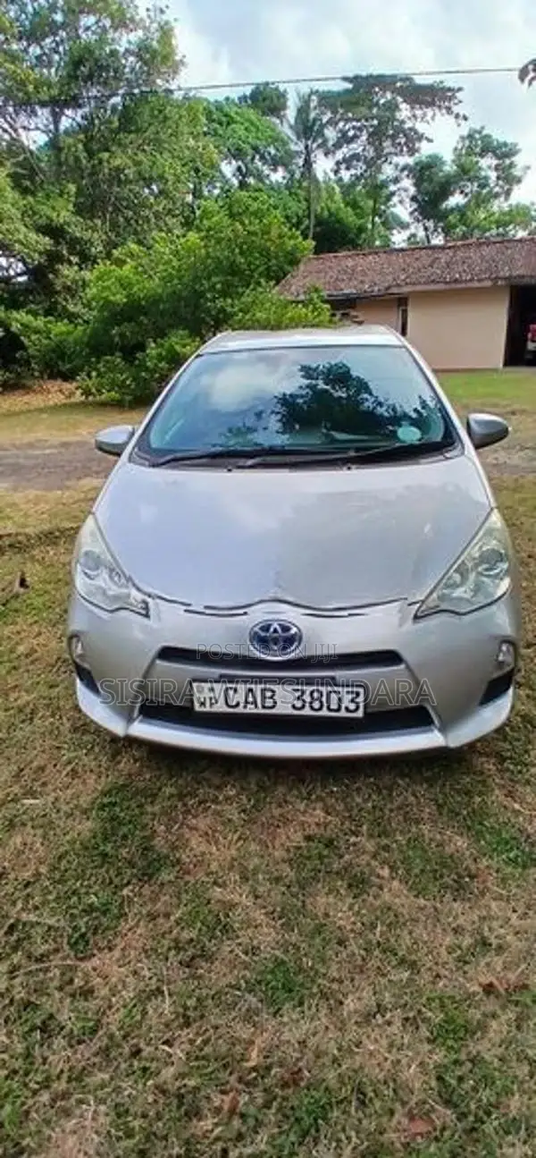 Toyota Aqua 2012