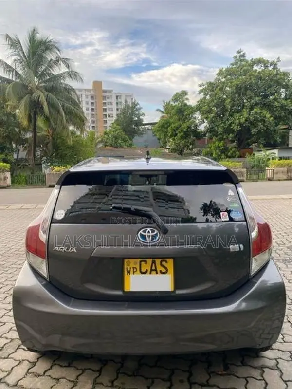 Toyota Aqua 2015