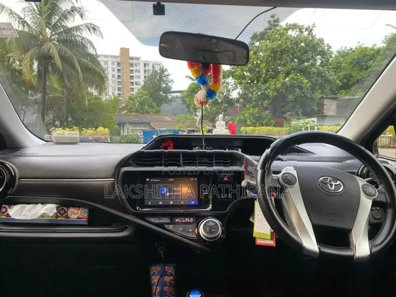 Toyota Aqua 2015