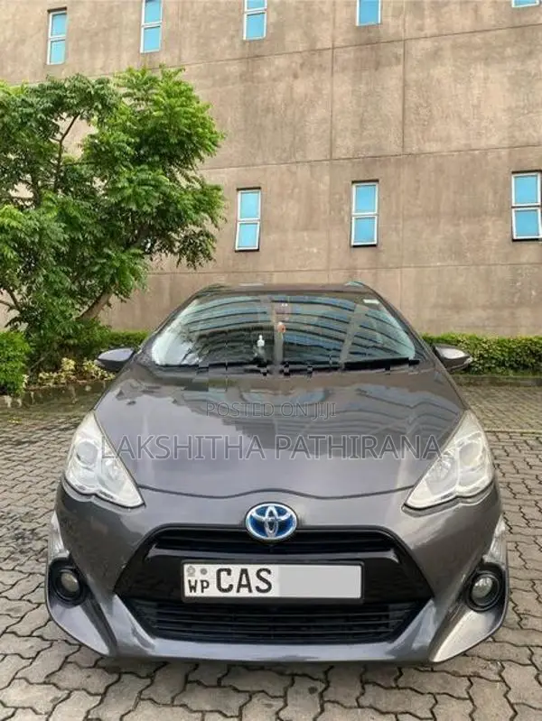 Toyota Aqua 2015