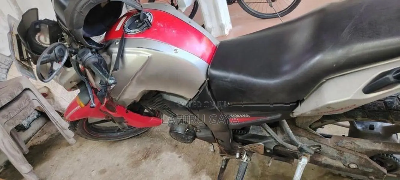 Yamaha FZ S 2011