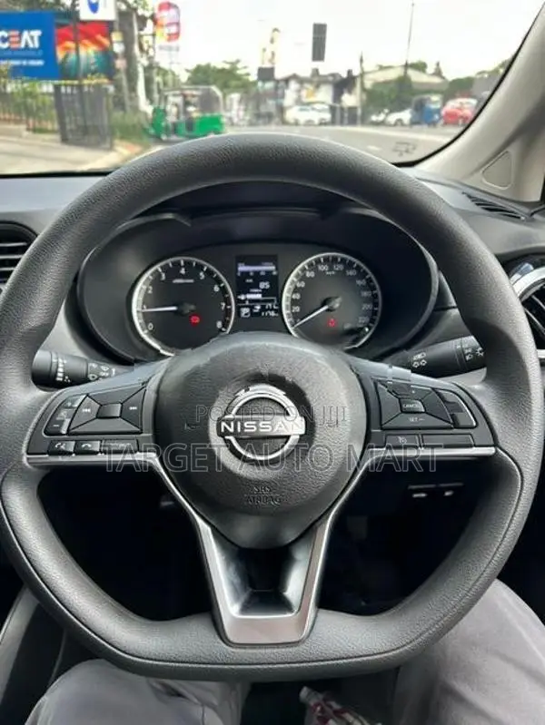 Nissan Almera 2025