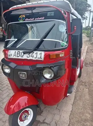 Bajaj RE 2017