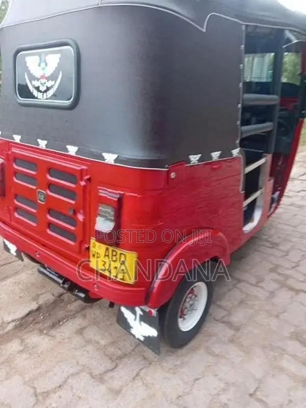 Bajaj RE 2017