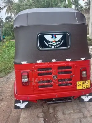 Bajaj RE 2017