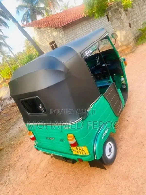 Bajaj RE 2013