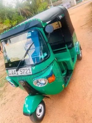Bajaj RE 2013