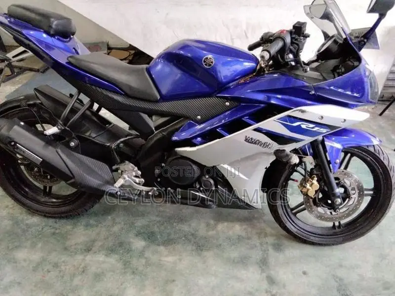 Yamaha R15 2016