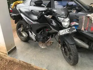 Honda CB Hornet 160R 2016