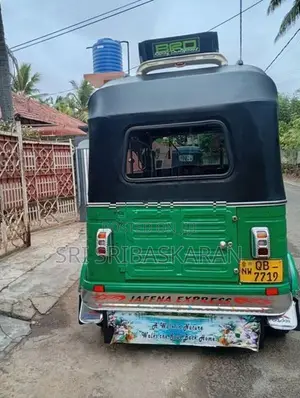 Bajaj RE 2013