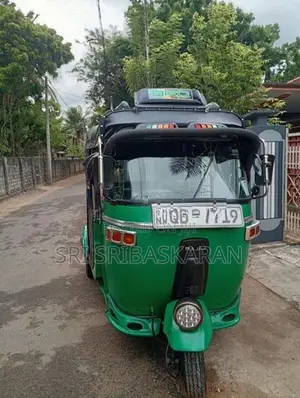 Bajaj RE 2013