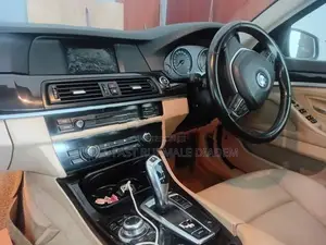 BMW 520i 2011