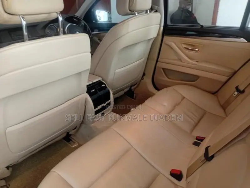 BMW 520i 2011