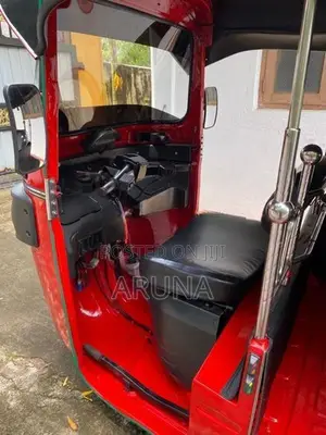 Bajaj RE 2015