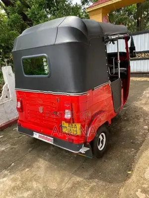 Bajaj RE 2015