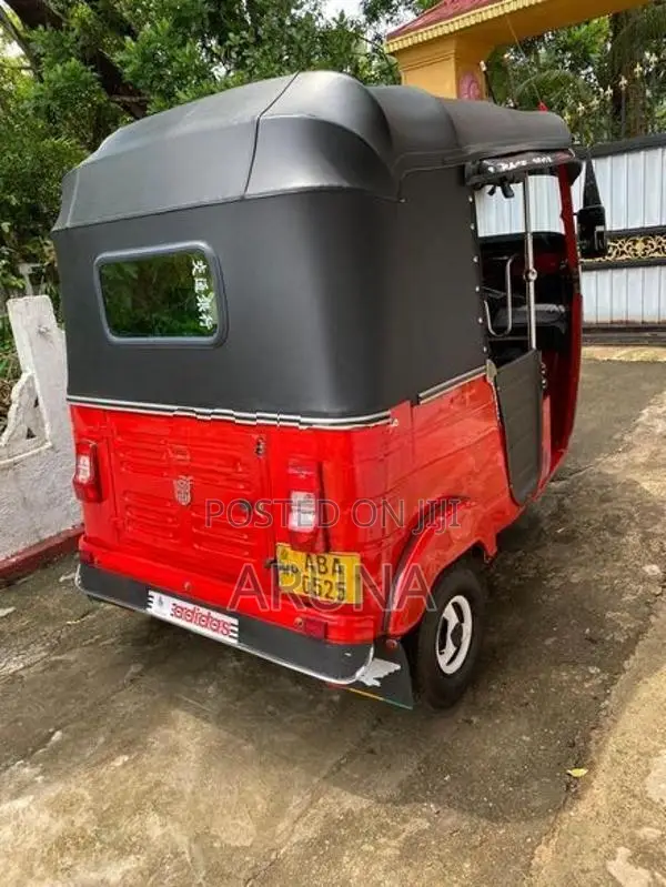 Bajaj RE 2015