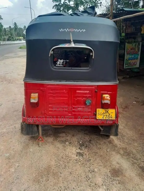 Bajaj RE 2024