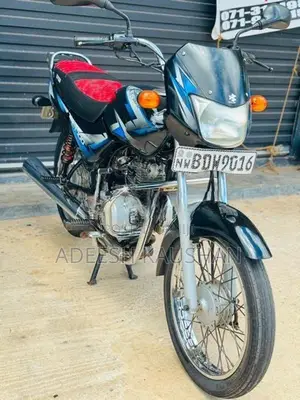 Bajaj CT100 2016