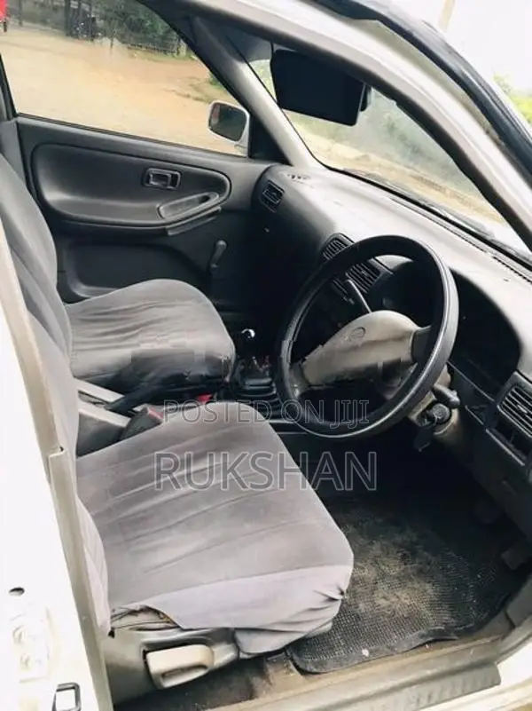 Nissan Sunny 1991