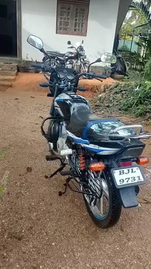 Bajaj CT100 2025
