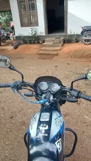 Bajaj CT100 2025