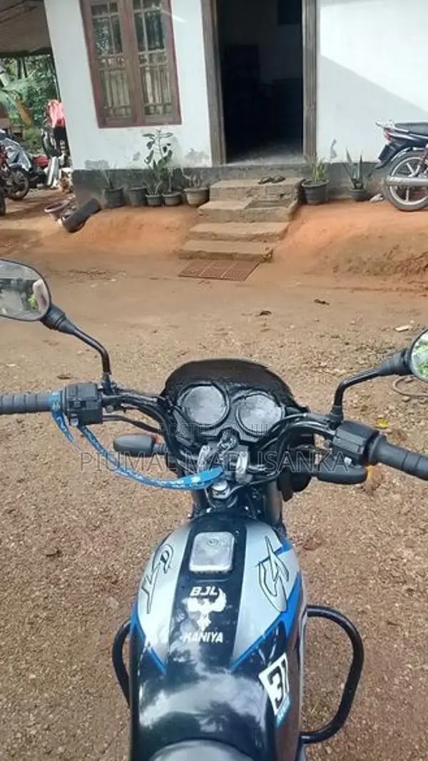 Bajaj CT100 2025