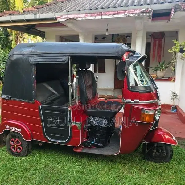 Bajaj RE 2012