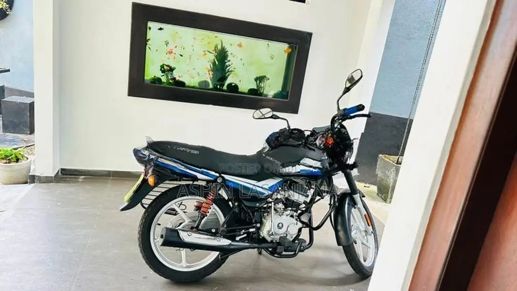 Bajaj CT100 2025