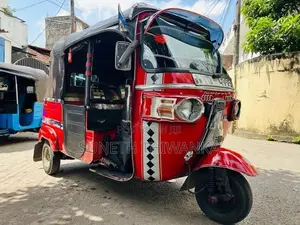 Bajaj RE 2011