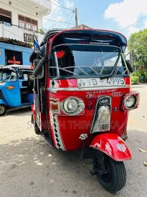 Bajaj RE 2011