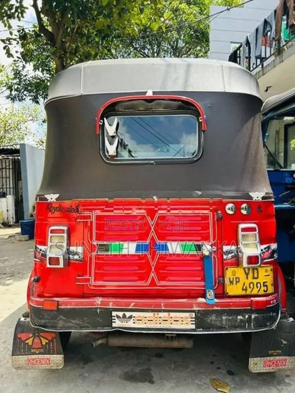 Bajaj RE 2011