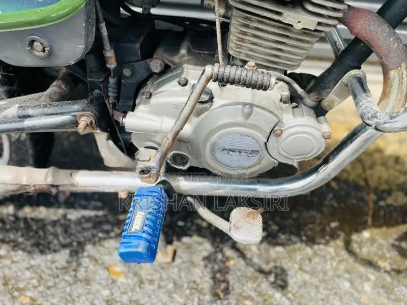 Bajaj Caliber 2004
