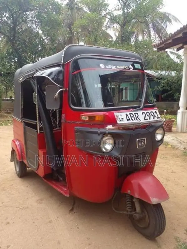 Bajaj RE 2018