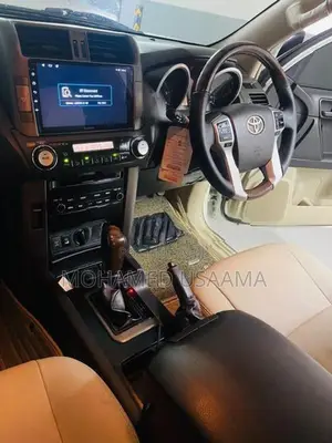 Toyota Land Cruiser Prado 2013