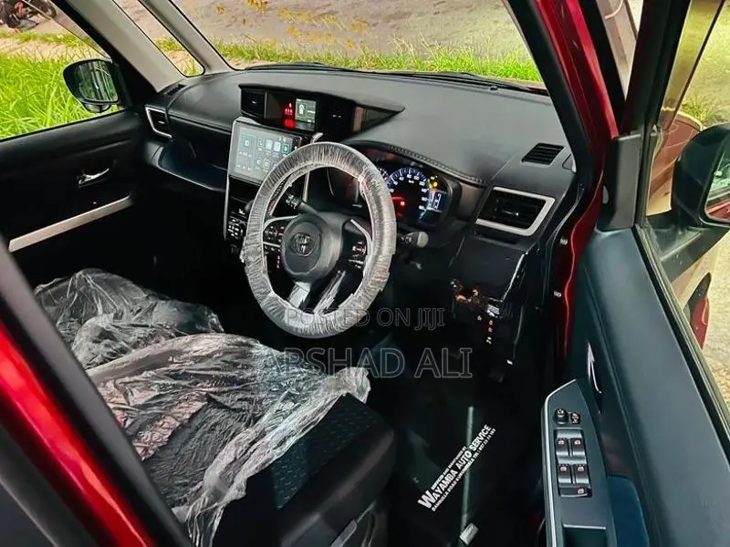Toyota Roomy Custom G 2025
