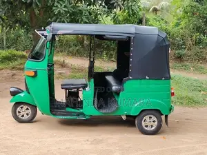 Bajaj RE 2010