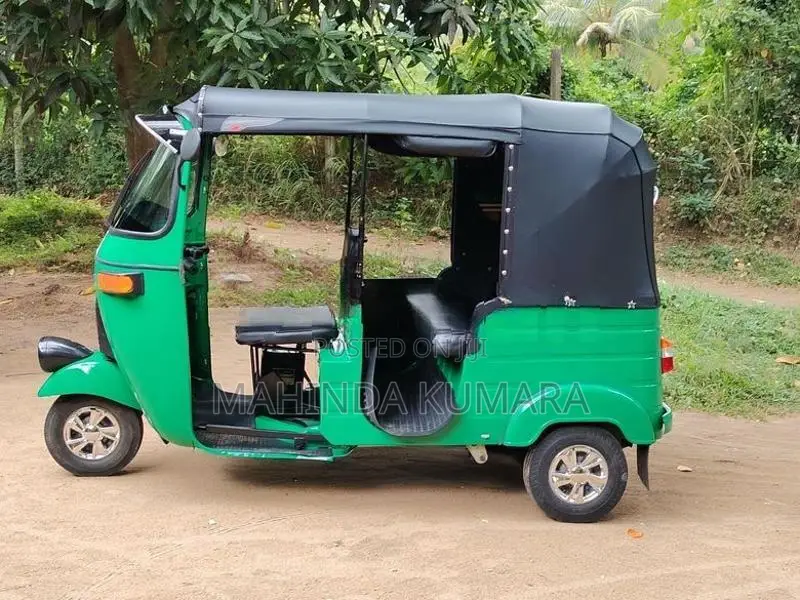 Bajaj RE 2010