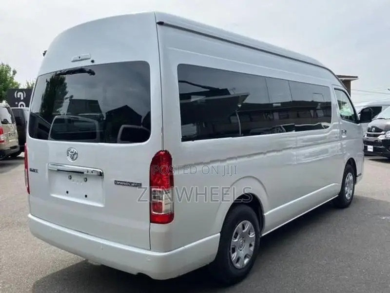 Toyota Hiace GDH Super Long GL 2026