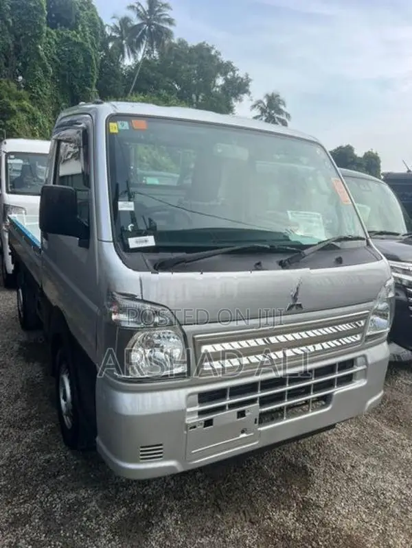 Suzuki Carry 2023