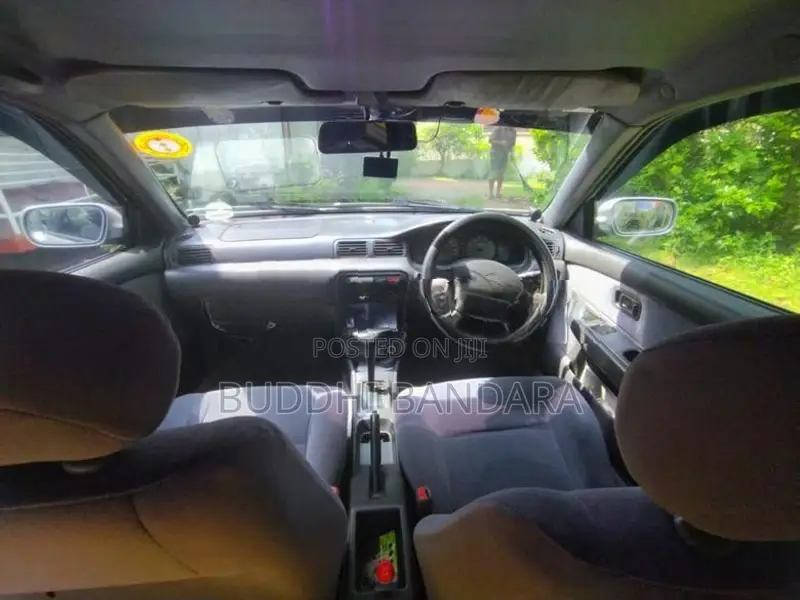 Nissan Sunny FB14 1996