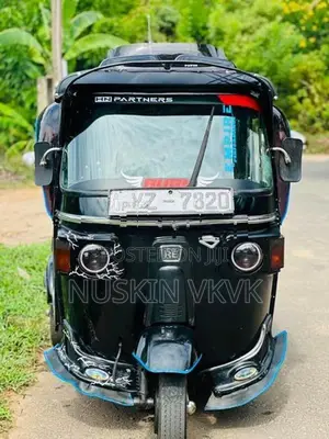 Bajaj RE 2012