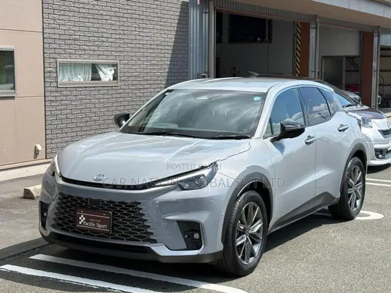Lexus LBX Elegant Hybrid 2026