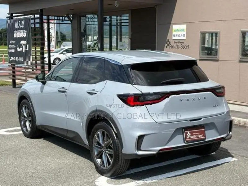 Lexus LBX Elegant Hybrid 2026