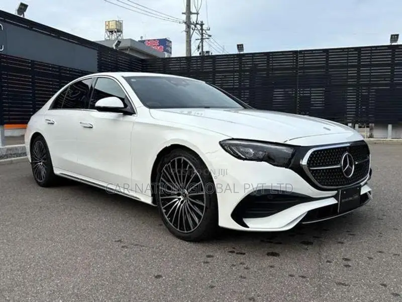 Mercedes Benz E200 Avantgarde AMG Line 2025