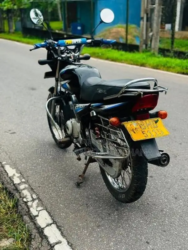 Bajaj CT100 2018