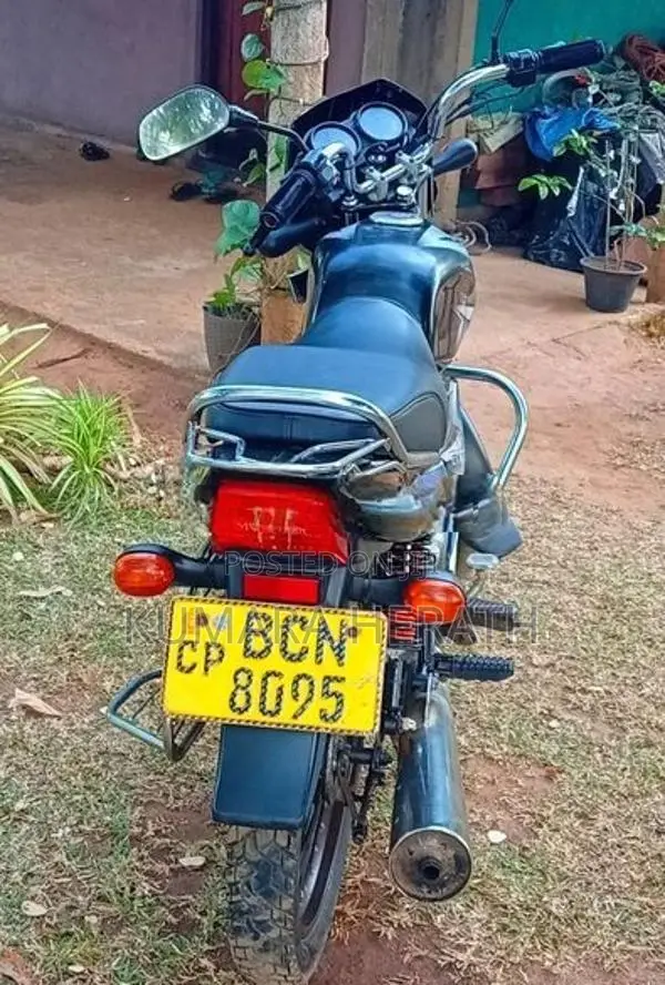 Bajaj CT100 2015