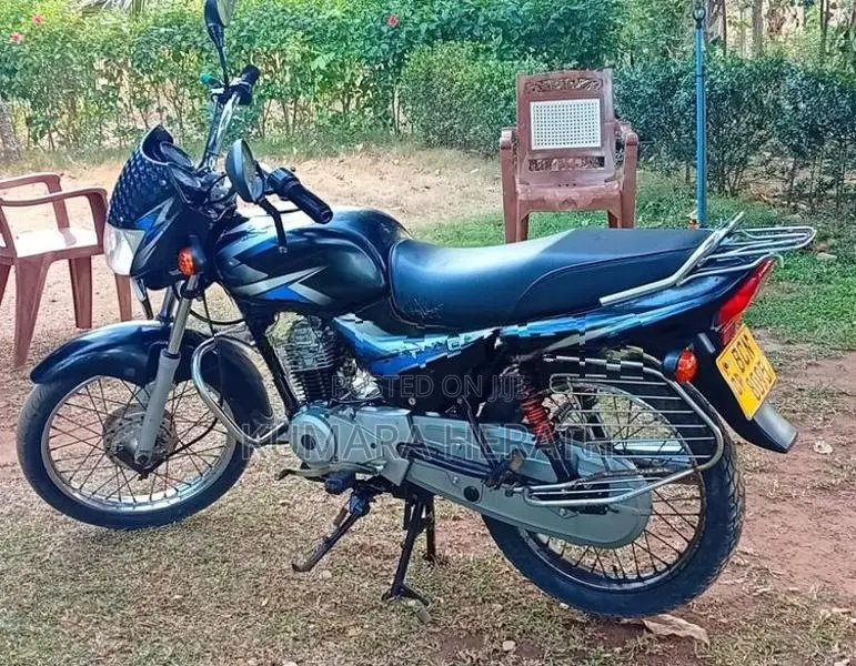 Bajaj CT100 2015