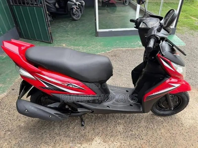 Yamaha RayZR 2015