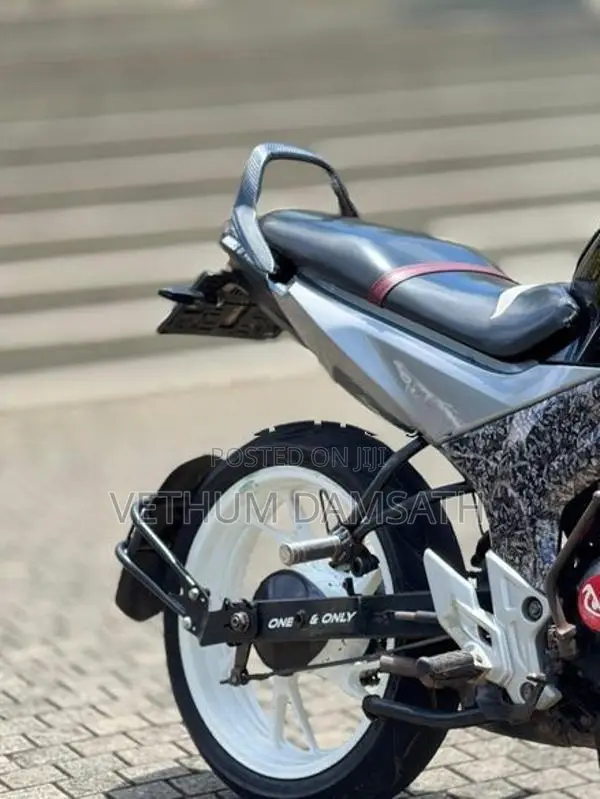 Honda CB Hornet 2016