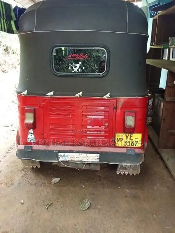 Bajaj RE 2011